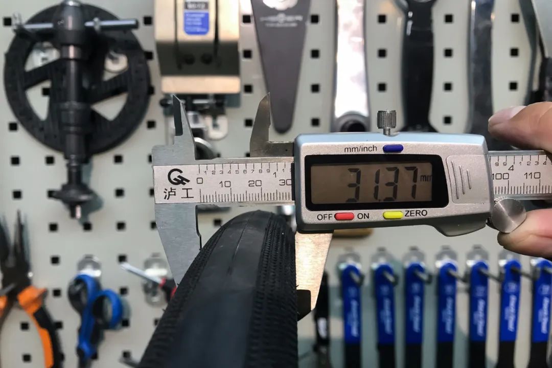 30mm+宽胎正当时：BontragerR332c真空胎体验