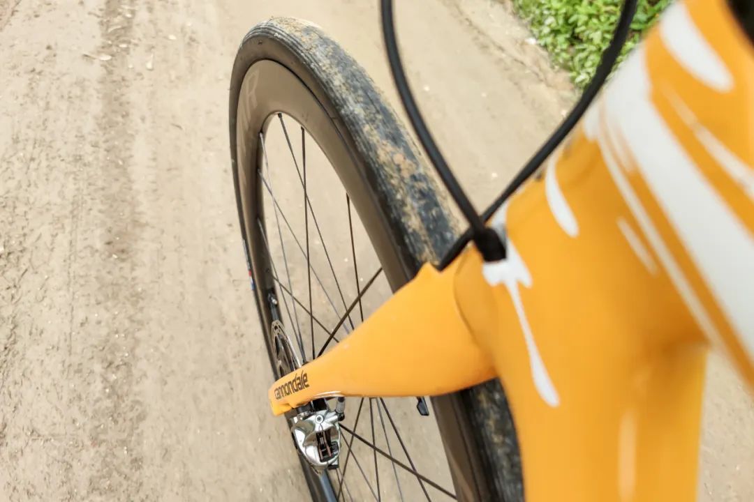 30mm+宽胎正当时：BontragerR332c真空胎体验