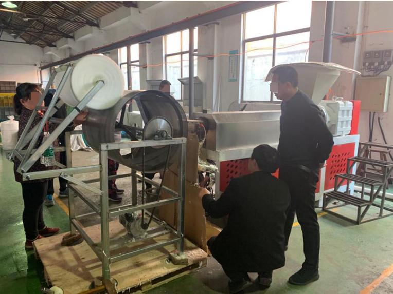 暗访熔喷布小作坊,熔喷布奸商被抓