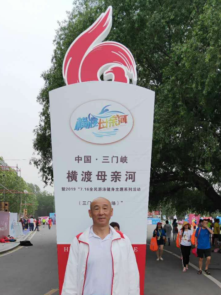 游泳运动员夺冠视频,游泳健将孙杨夺冠