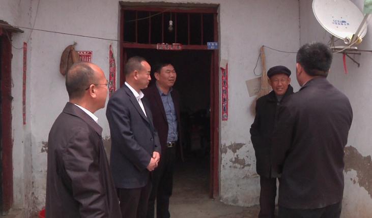 李灵敏到明港镇调研脱贫攻坚工作,信阳市明港镇李灵敏