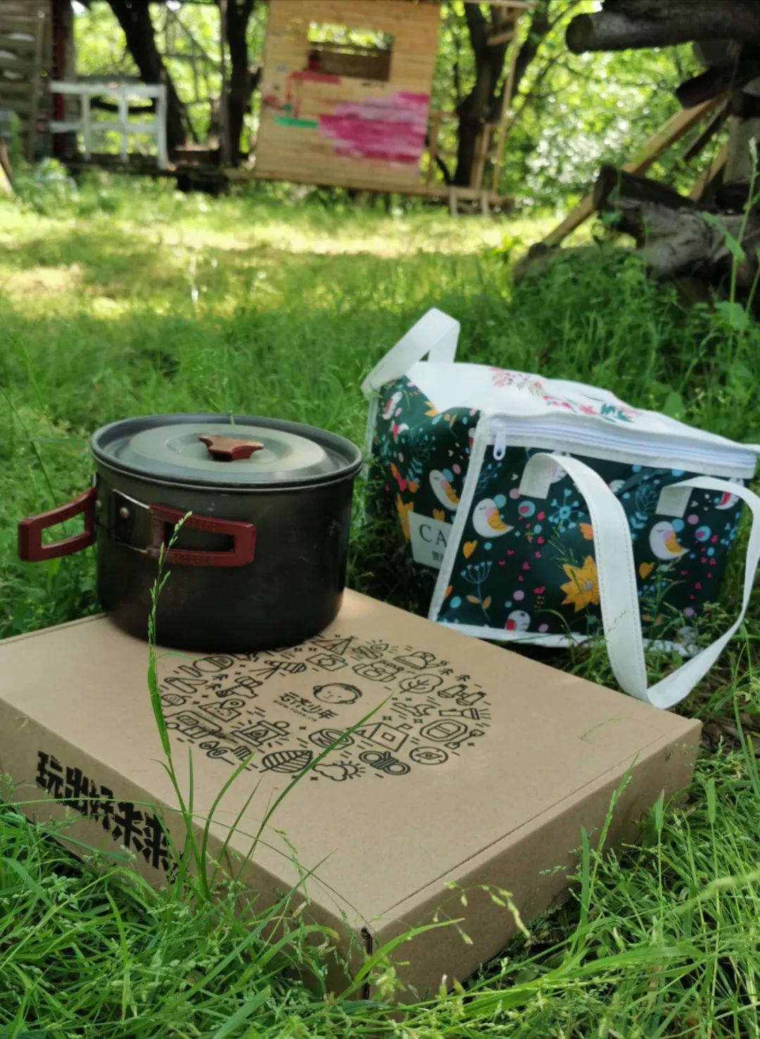 武汉开车1.5小时|通透如琉璃的“蓝丝绸”湖，有人在湖畔造了500亩撒欢营地「432集」