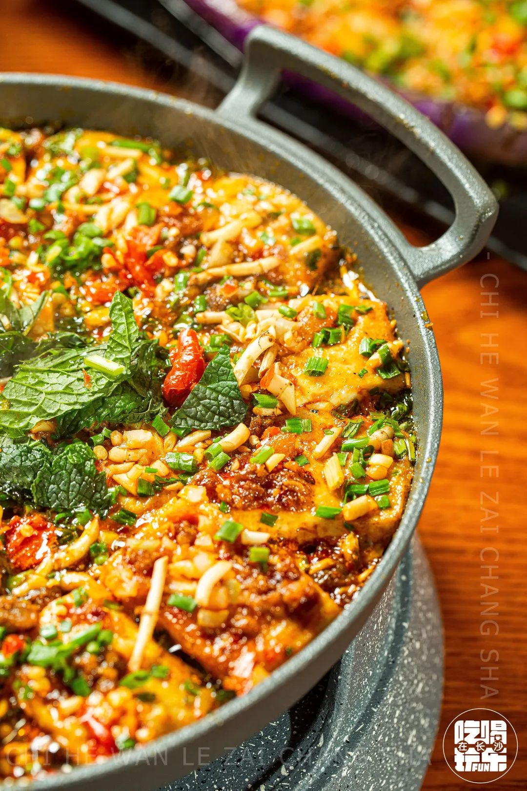 思聪都打卡过的这家成都烧烤店来长沙啦！网红猪鼻筋免费送