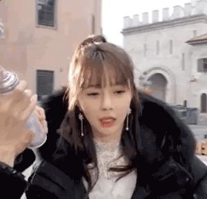 被吹了800遍的刘海打理秘诀来啦,被拉直的刘海怎么恢复