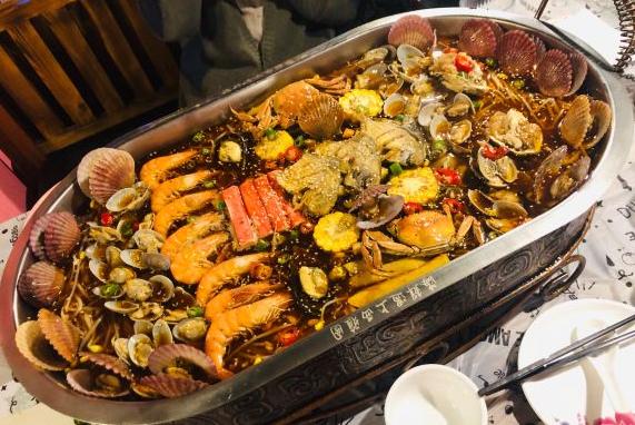 不想一本正经就捣蛋,不想搞学习就想吃喝玩