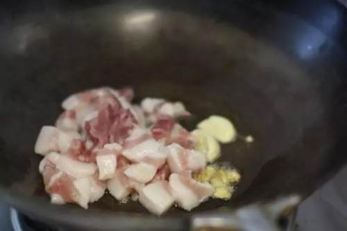 豆瓣酱豆干的做法,肉丁豆干炒酱家常做法