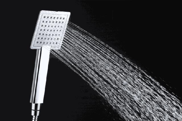 韩国网红VC花洒！过滤铁锈、余氯，水压大3倍，让人一天想洗8次澡