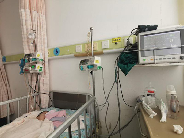 高空坠物被砸中婴儿,女婴被高空坠物砸至头骨骨折