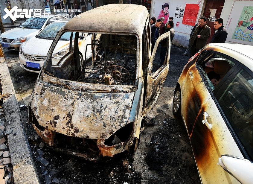 行车中突遇车辆自燃正确处理方式,车辆自燃的正确处理方法