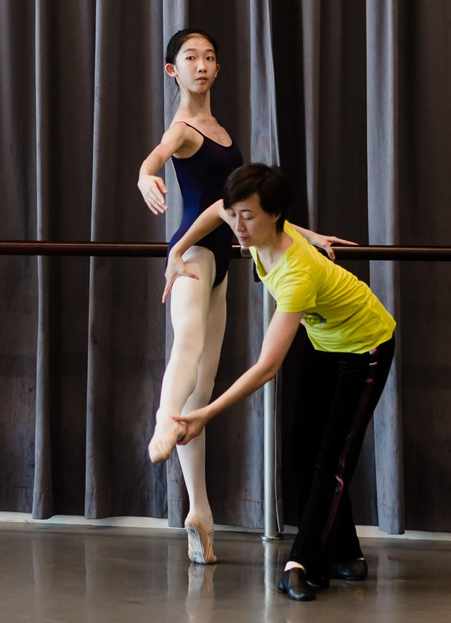 跳芭蕾“跳”出了个国家奖学金，上海这个00后女生怎么做到的？