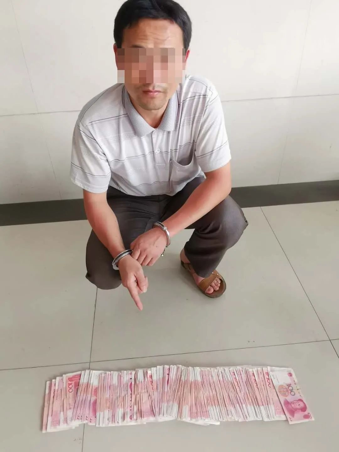 五星酒店装修，锁在客房的数万元宝贝被盗，警方20小时破案挽损