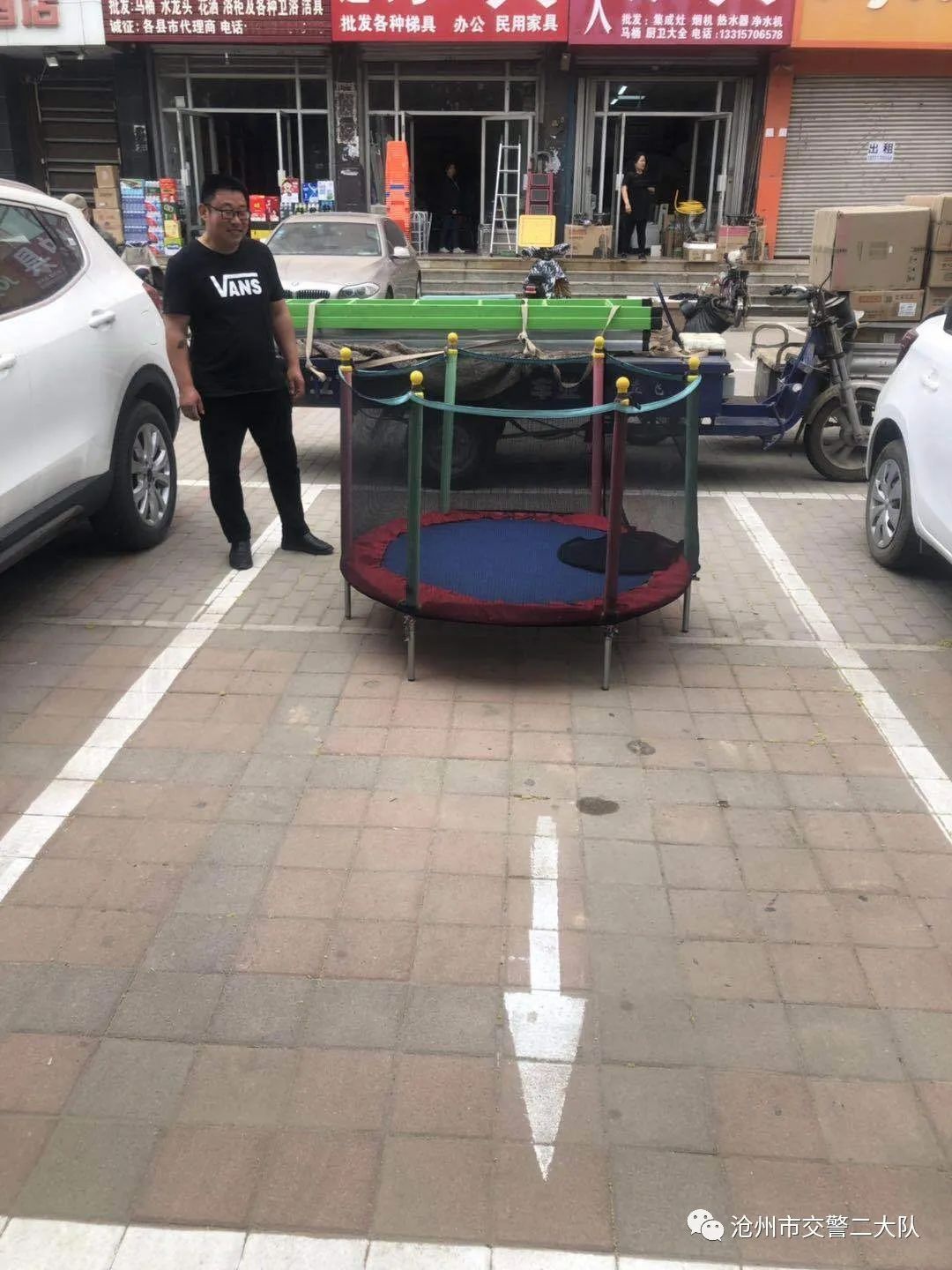 全部清理！海鲜城私占8车位、占20多个、喷涂“医院专用”、“花式”占位…