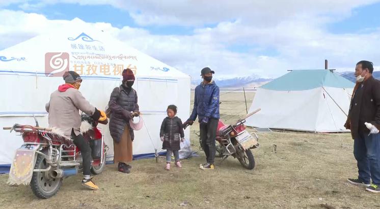 “软黄金”出土到上市！虫草商人的袖里乾坤竟是“摸手谈价”！