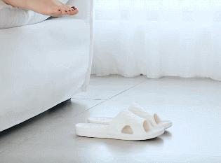 一双能按摩的浴室拖鞋，Q软防滑，好穿到爆，每一步都在保健