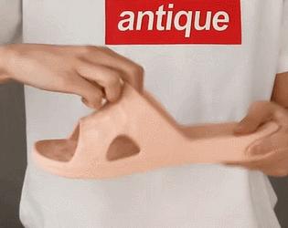 一双能按摩的浴室拖鞋，Q软防滑，好穿到爆，每一步都在保健