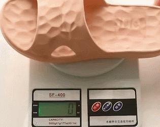 一双能按摩的浴室拖鞋，Q软防滑，好穿到爆，每一步都在保健