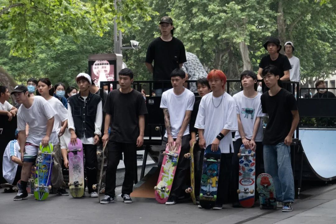 杭州FOSS发售年度理财产品？NikeSBxBenJerry’s合作款为何被炒出天价