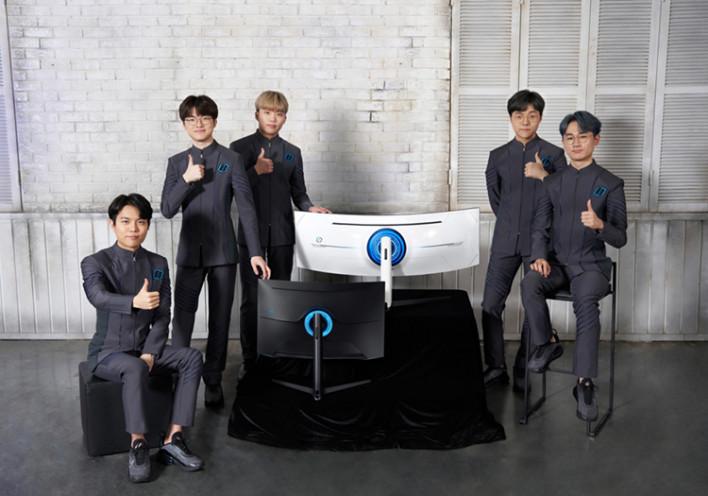 T1官宣Faker回归,t1启用最强阵容faker兴奋到虐泉