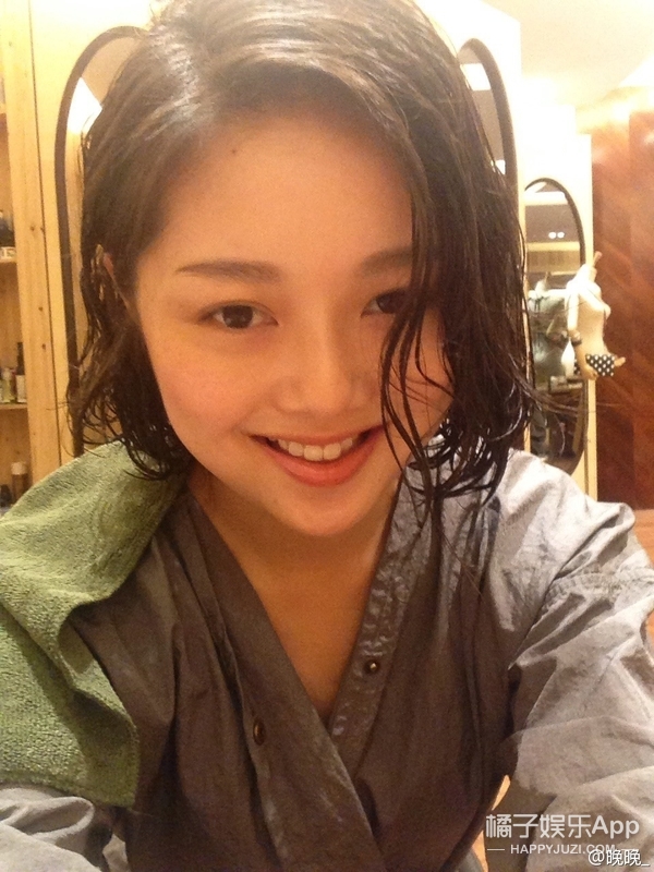 网红鼻祖晚晚和舒淇同框比美赢了？妆容穿搭都有小心机，来抄作业