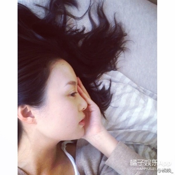 网红鼻祖晚晚和舒淇同框比美赢了？妆容穿搭都有小心机，来抄作业