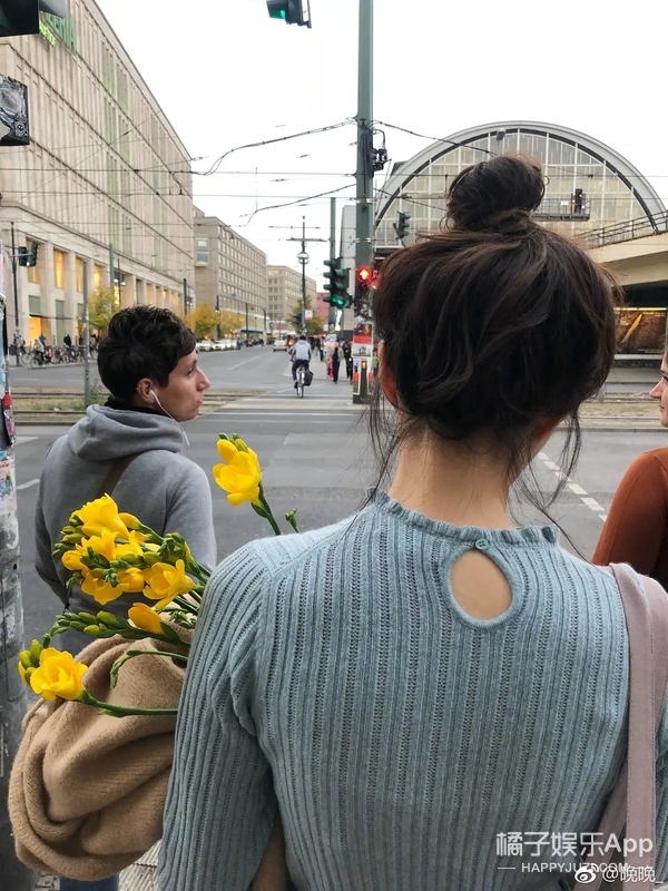 网红鼻祖晚晚和舒淇同框比美赢了？妆容穿搭都有小心机，来抄作业