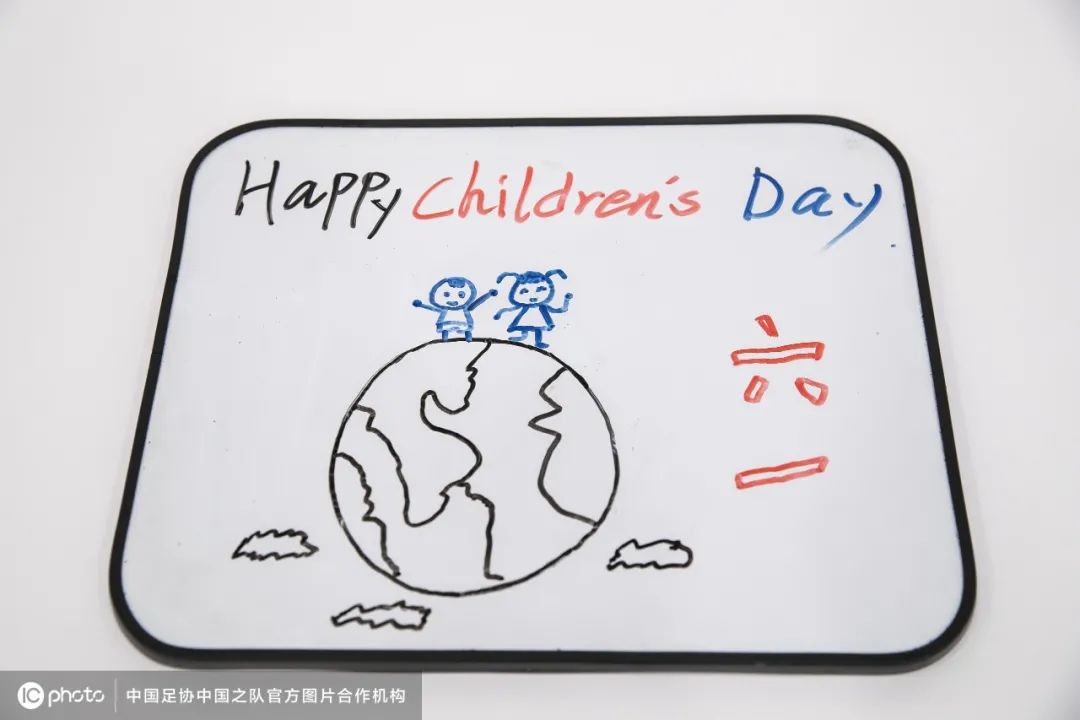 新中国足球队,中国足球队今天的首发