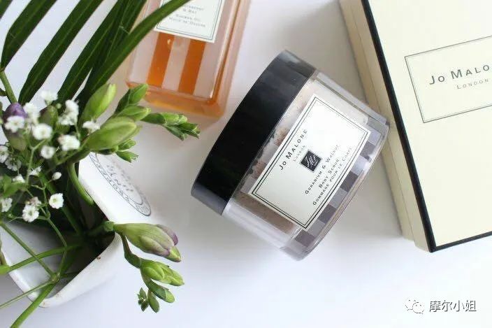 澶忓浼戦棽琛ｆ湇,澶忔棩8浠跺