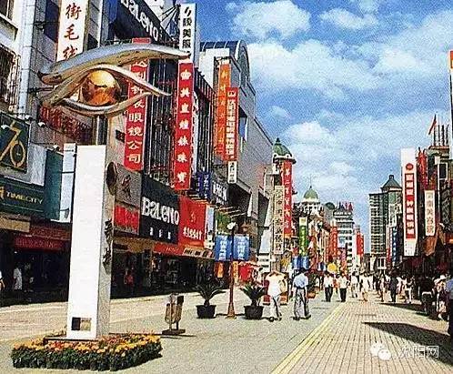 这张照片值钱了！谁都见过！赶紧回家翻