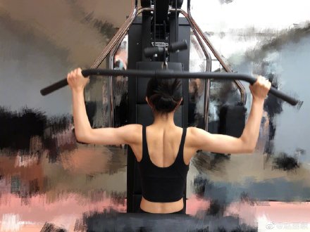 赵丽颖素颜发福,赵丽颖短发近照态势