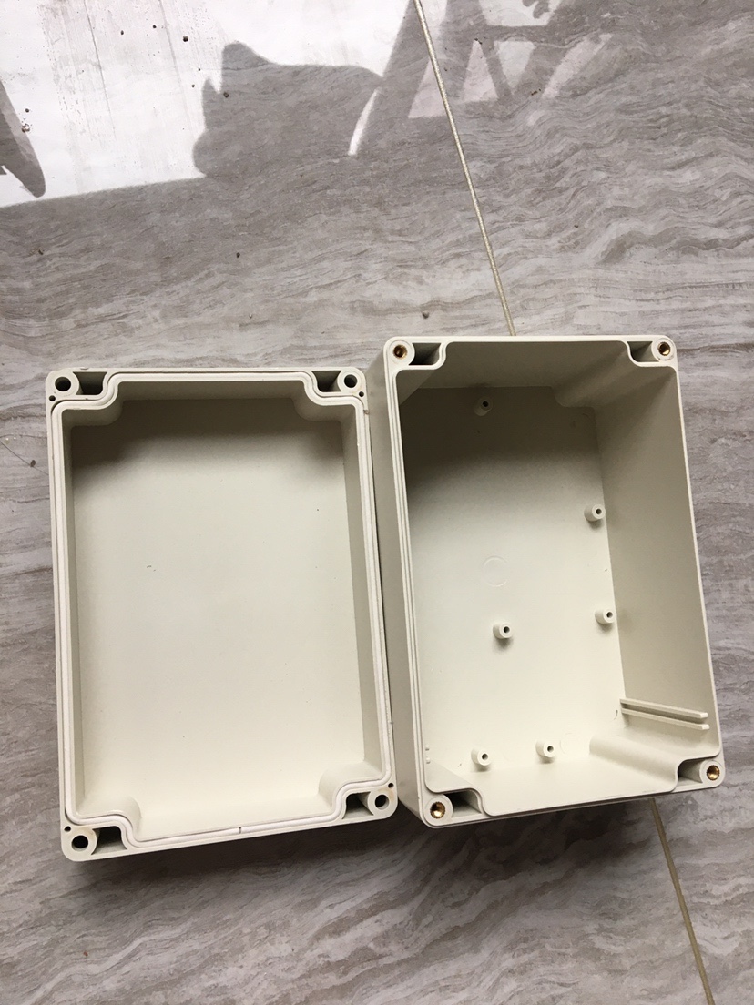 旧电瓶自制夜钓电源,旧电瓶变废为宝