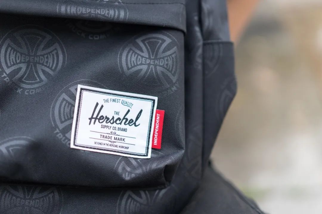 要装就装个够，HerschelXIndependent联名系列包满足
