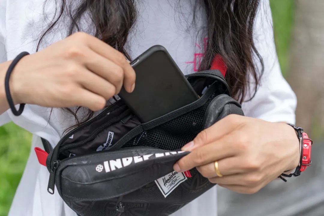 要装就装个够，HerschelXIndependent联名系列包满足