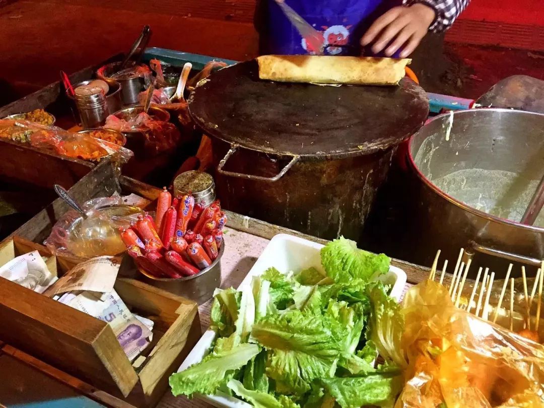 在菜市场怎么样才能摆好地摊,地摊在哪里摆好