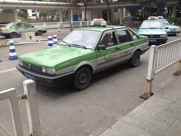 一代经典11年情怀老车桑塔纳,沉浸式体验老款大众桑塔纳