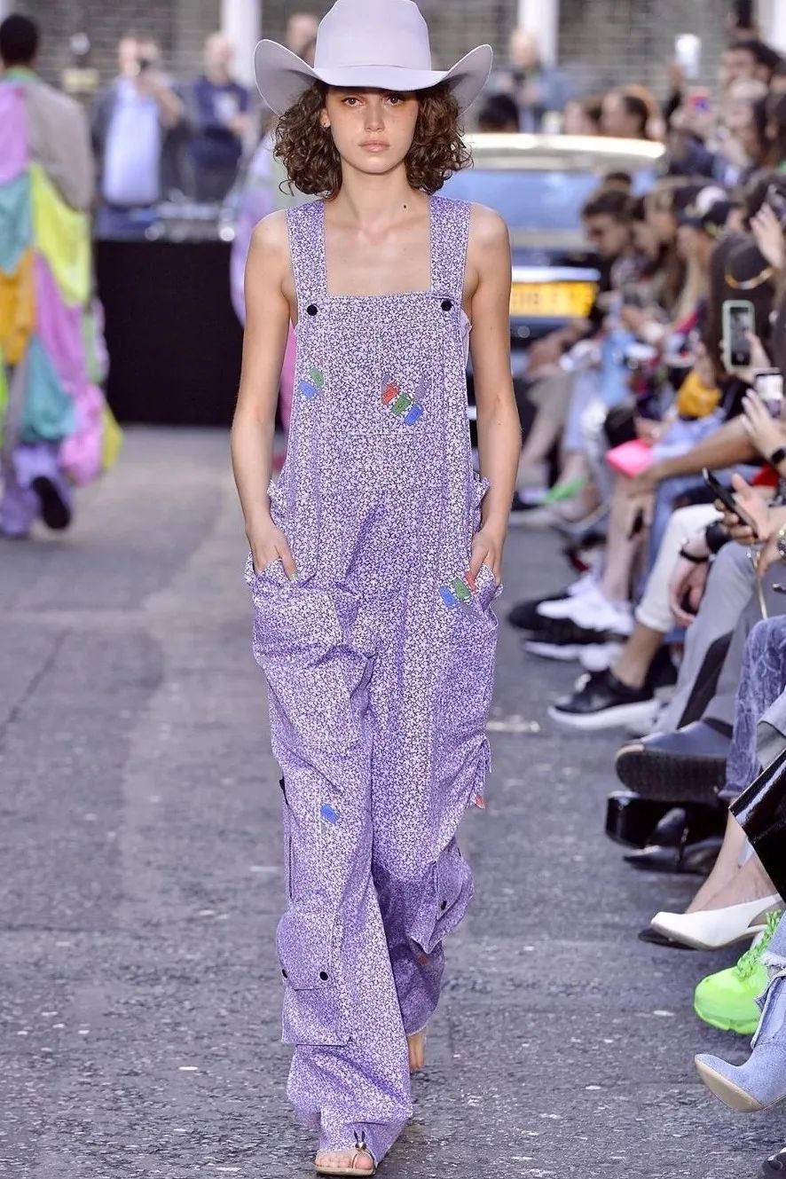 不仅只有少女感！原来背带裤也有两幅面孔？