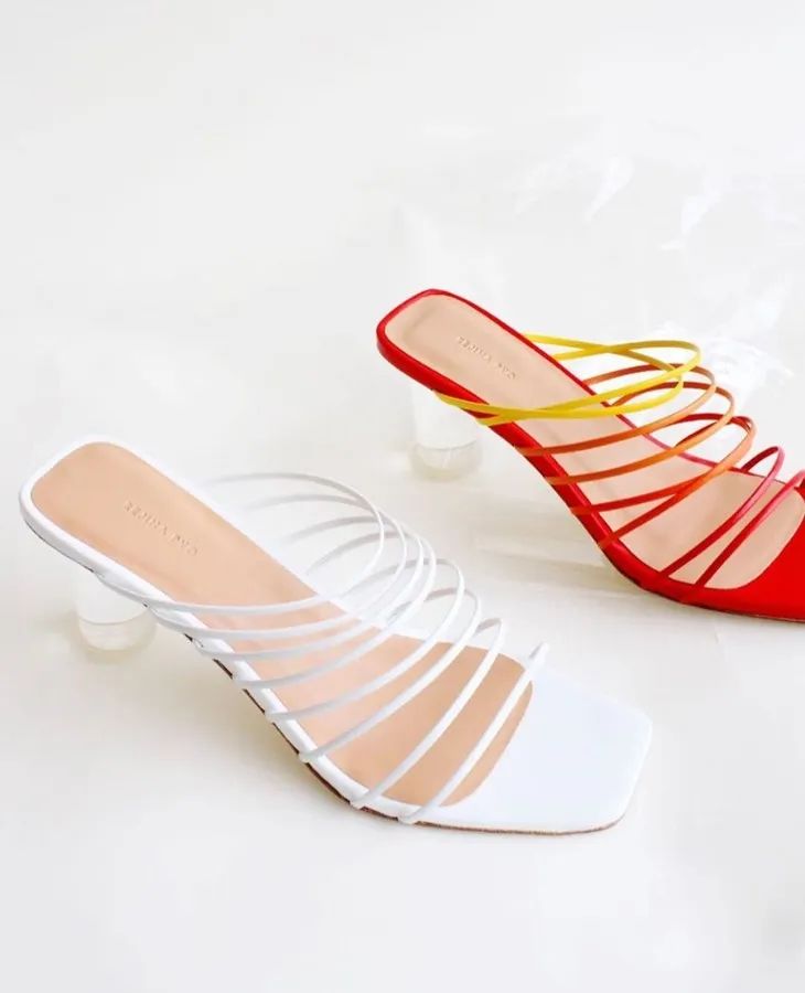 杨采钰度假拎的独家小众包，我可以