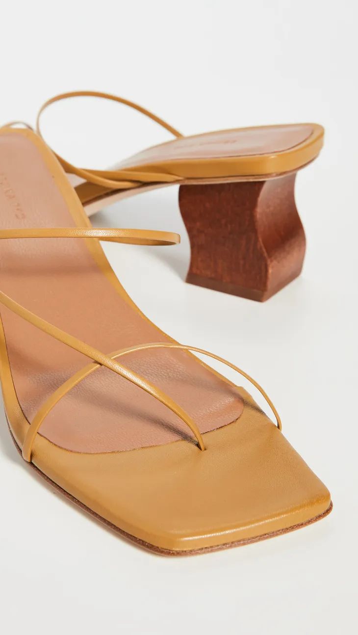 杨采钰度假拎的独家小众包，我可以