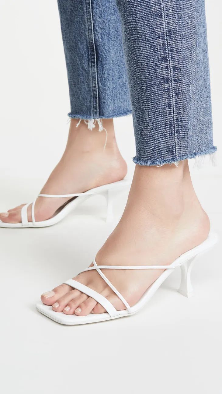 杨采钰度假拎的独家小众包，我可以