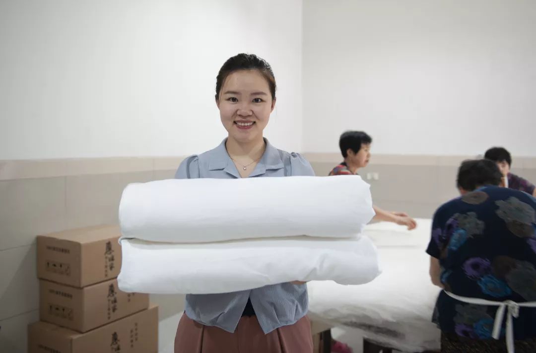 棉花被与蚕丝被哪个好,棉花被跟蚕丝被哪个好