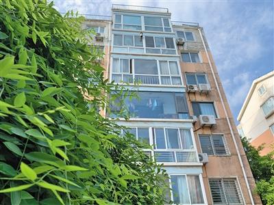 沉迷于“烧钱”游戏的14岁少女：月充6万，被发现后自杀