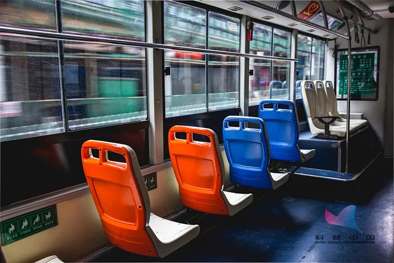 别人坐热的板凳可以立马坐吗？用公共马桶会传染疾病吗？