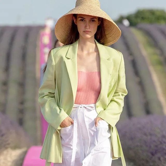 周雨彤祛痘神器,周雨彤的泪沟神器