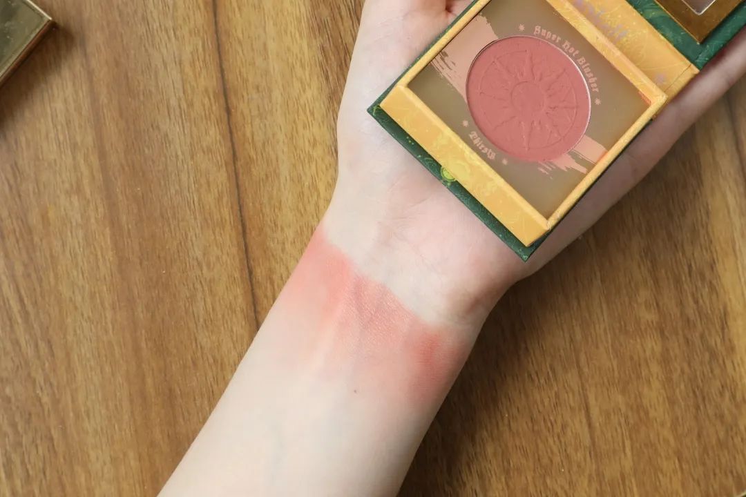 周雨彤祛痘神器,周雨彤的泪沟神器