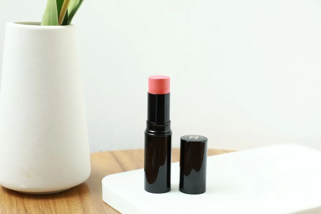 周雨彤祛痘神器,周雨彤的泪沟神器