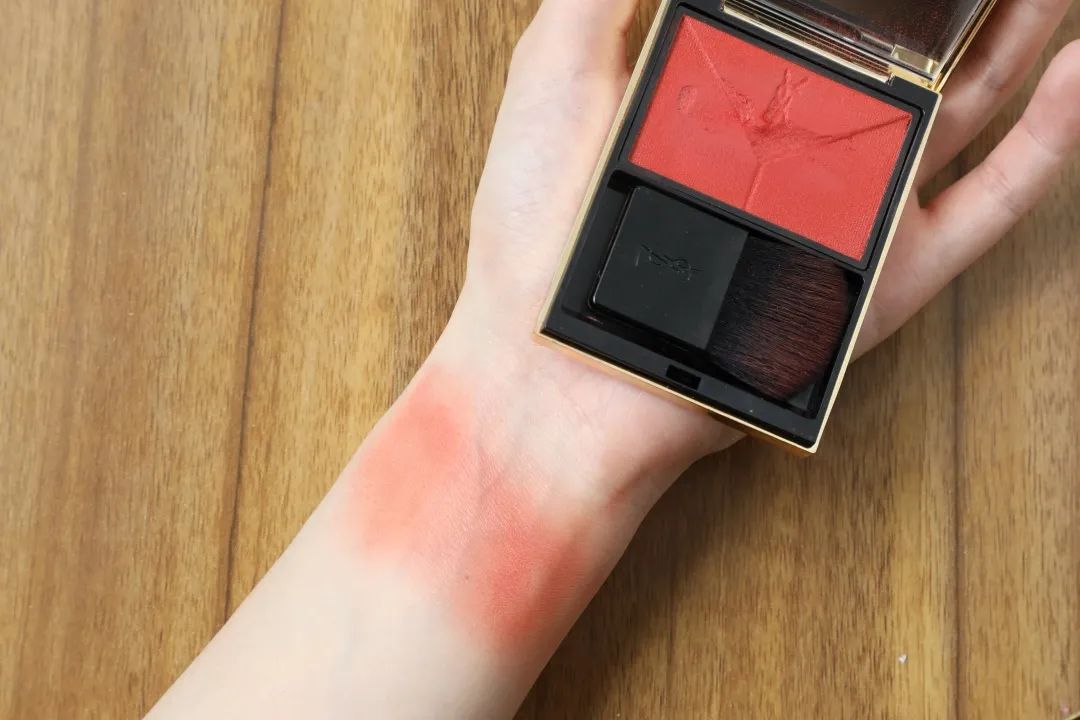 周雨彤祛痘神器,周雨彤的泪沟神器