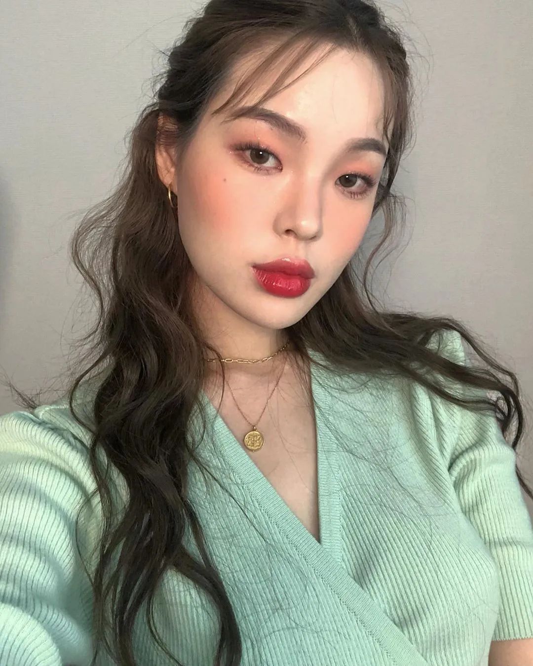 变双眼皮半个月后回到单眼皮,双眼皮怎么临时变成单眼皮