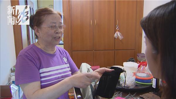 收到一盒避孕套，这对老夫妻吵翻了！这是谁买的？