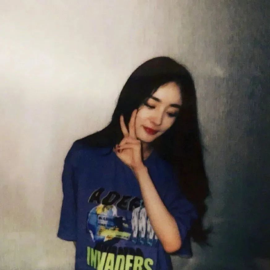 被刷屏的网红女孩,被霸屏的女孩