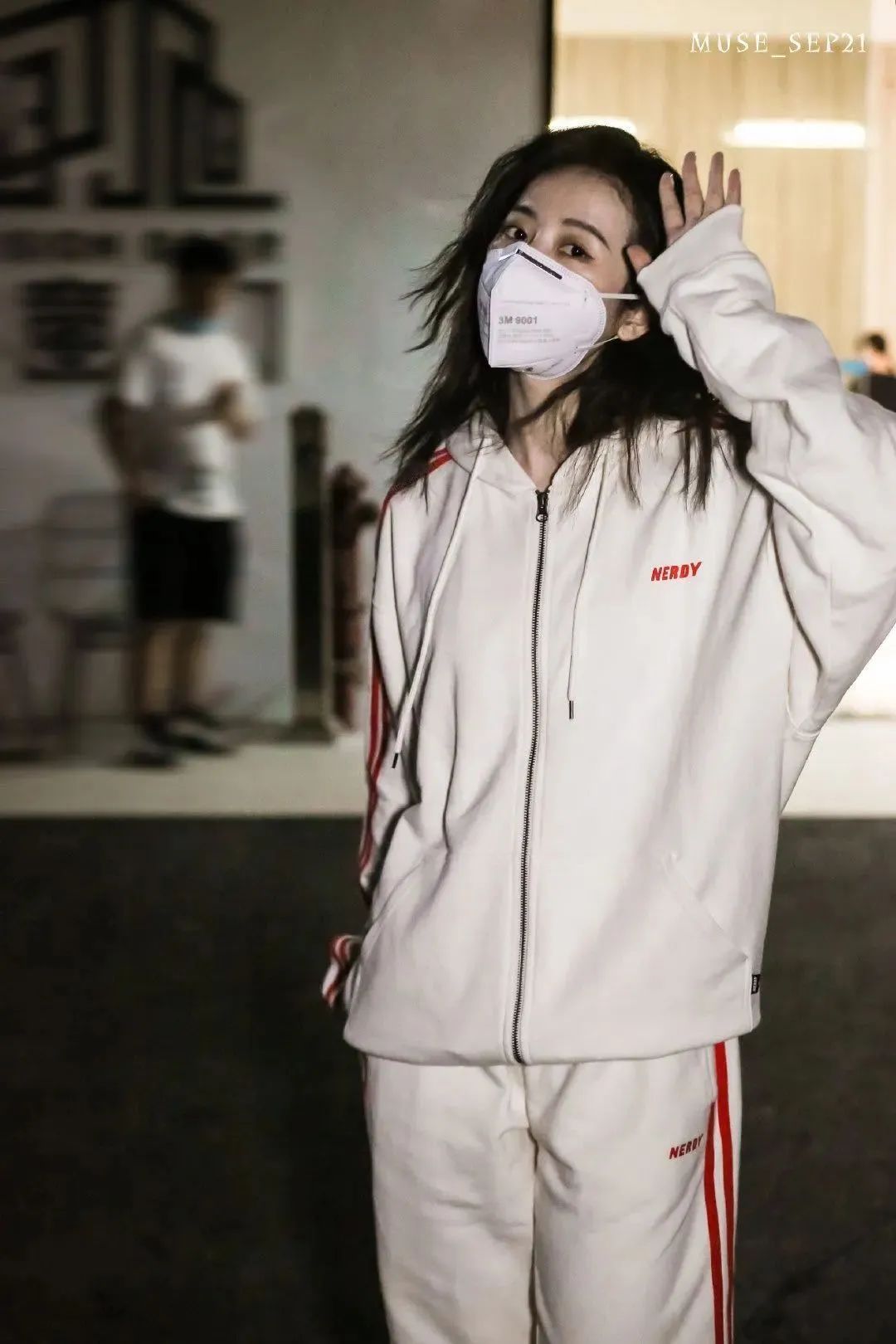 被刷屏的网红女孩,被霸屏的女孩