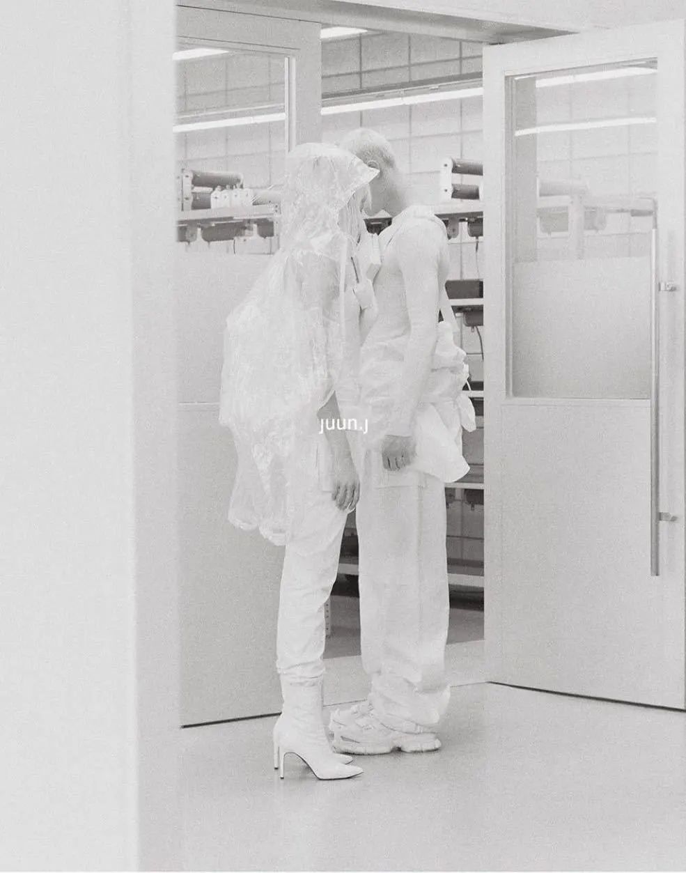 被刷屏的网红女孩,被霸屏的女孩